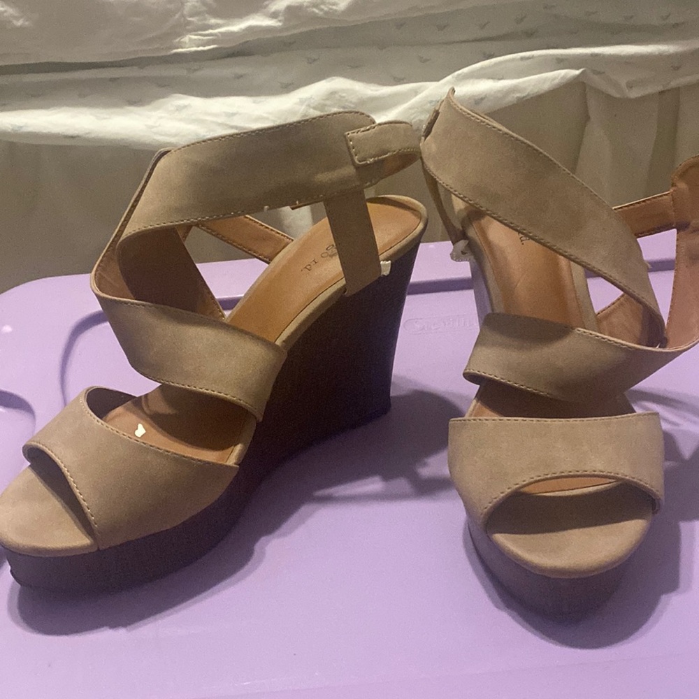 Tan wedges